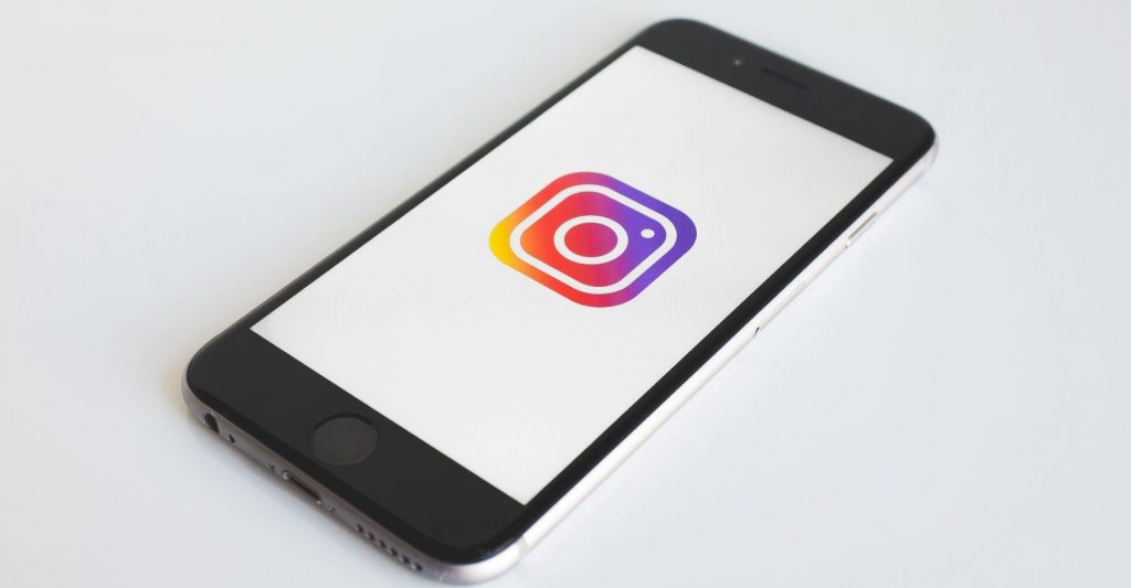 Instagram logo in space gray iPhone 6